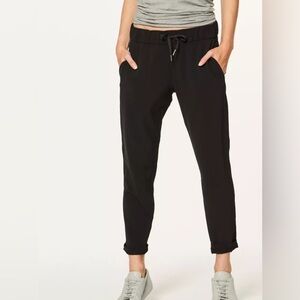 BNWT Lululemon Athletica On The Fly Pants 25” woven in size 0